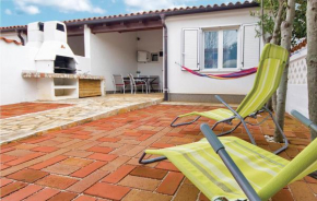 Stunning Home In Barbariga With Wifi